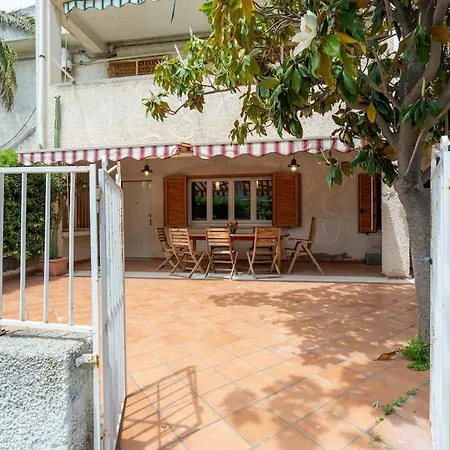 Beautiful House In Nature Near The Sea Semesterbostad Caulonia Marina